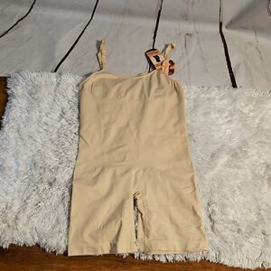 Women's‎ bodysuit size XL